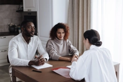 Comment obtenir un diplôme en assistance sociale ?