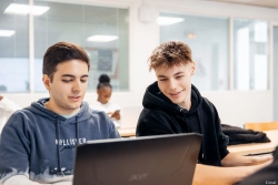 Que faire après un bac pro commerce ? Toutes les études possibles