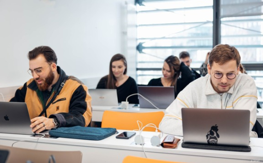 Bac+3 Responsable d'Agence et de Commerce pour devenir Responsable d'Activité 