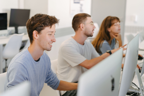 Bac+3 Chargé de Marketing et Communication Digitale